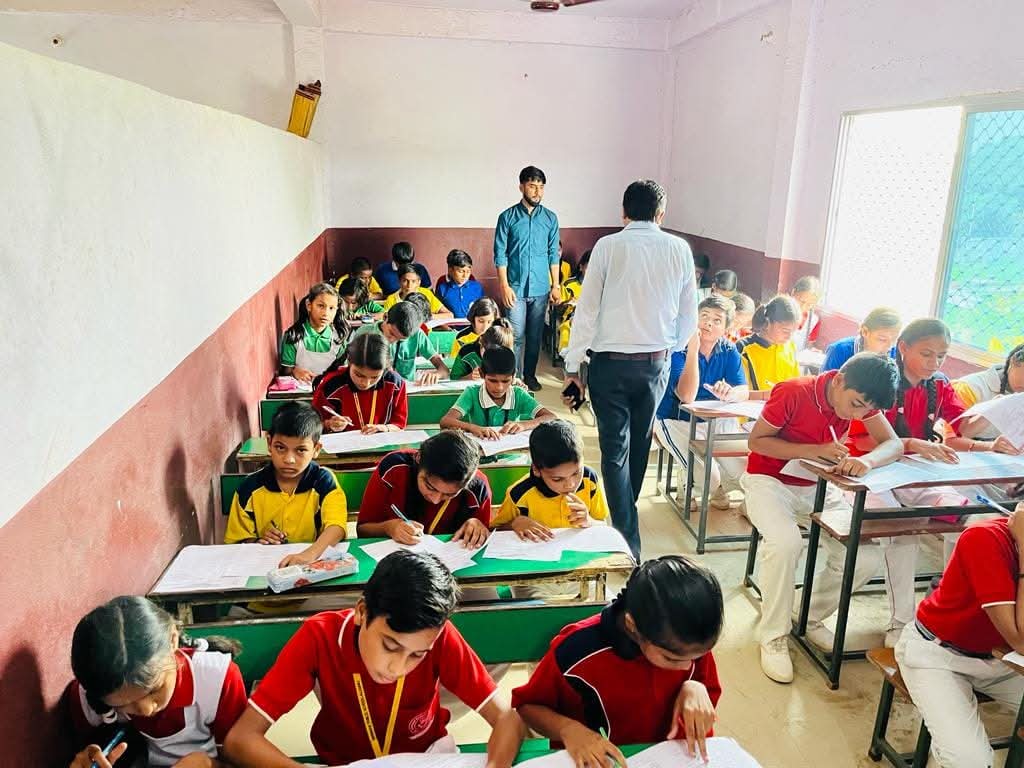 Students at Nirmaan Public School Aliganj Sultanpur campus
